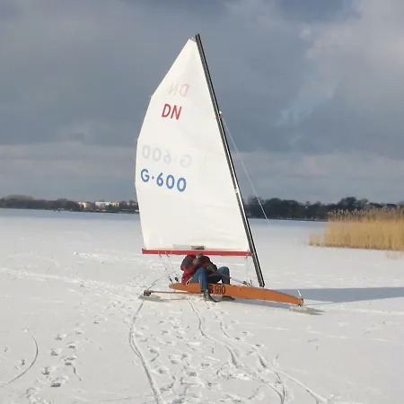 Am Seeufer 11 アパート