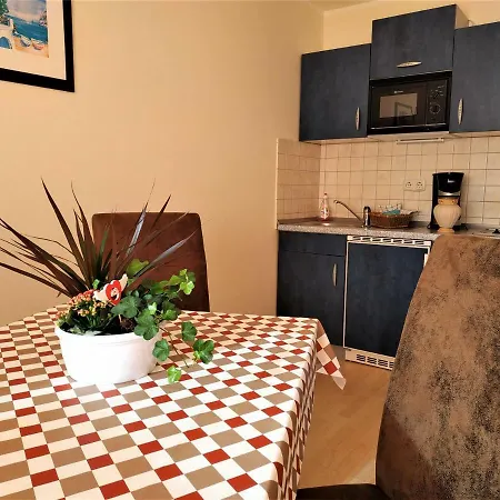 アパート Am Seeufer 11 *